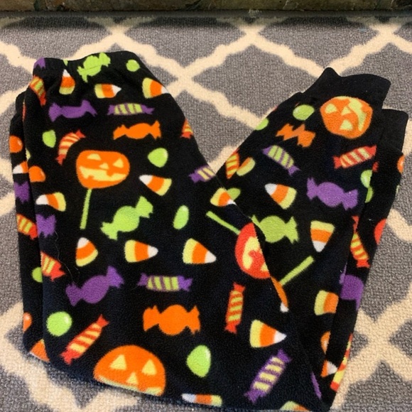 Kids size 8 Halloween pajamas - Picture 3 of 4